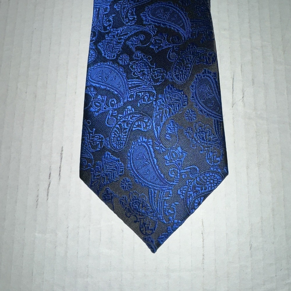 Alizeal  Tie 60" Long Blue Paisley Necktie